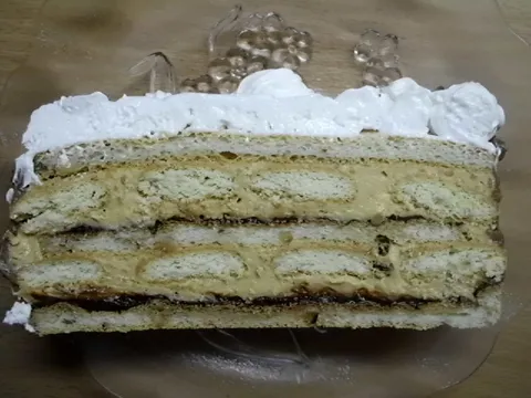Karamel torta sa lešnikom