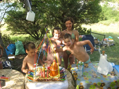 Vesela družina, Marinov 4.rođendan