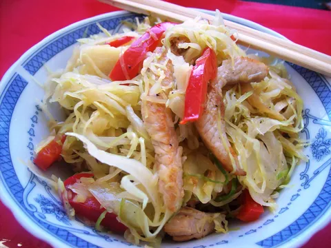 Salata od kineskog kupusa i piletine
