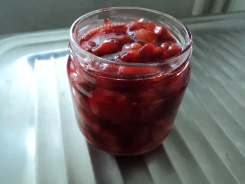 Jagode u sirupu (strawberry conserve)
