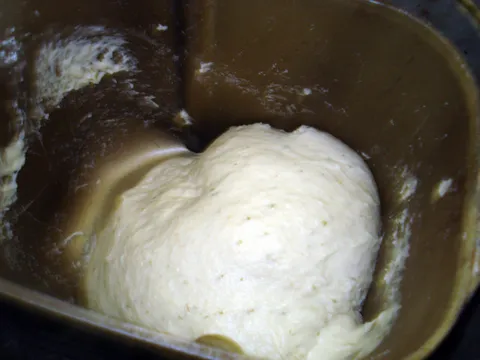Focaccia iz bread makera ili ručno miješena 2 korak pripreme