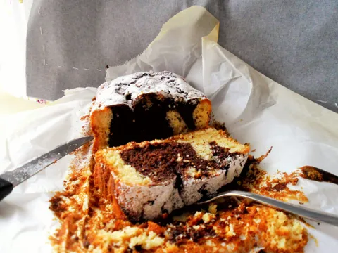 Lino dvobojni plum cake