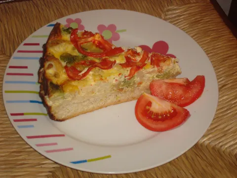 Kolač od brokule sa sirom i rajčicom