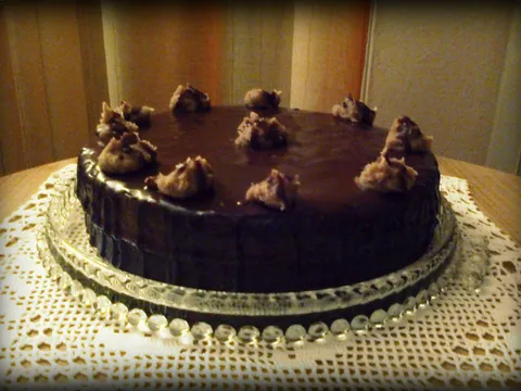 Čokoladna torta s kremom od kestena