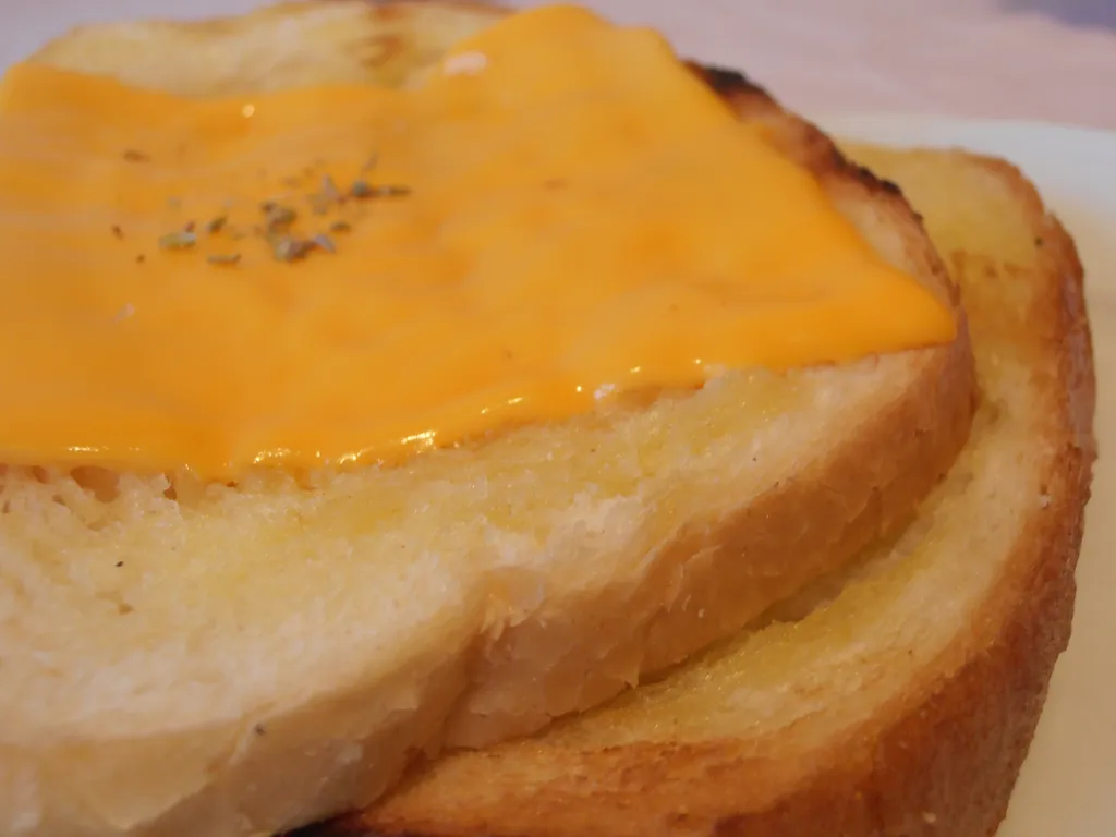 Pečen kruh, sa sirom i origanom