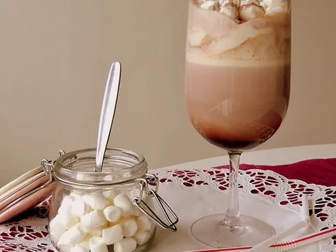 Hot chocolate sa Marshmallows
