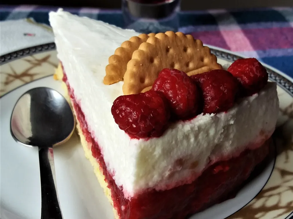 Raspberry delight - Kremasta torta sa malinama