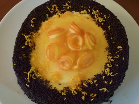 Torta od čokolade sa kremom od naranče