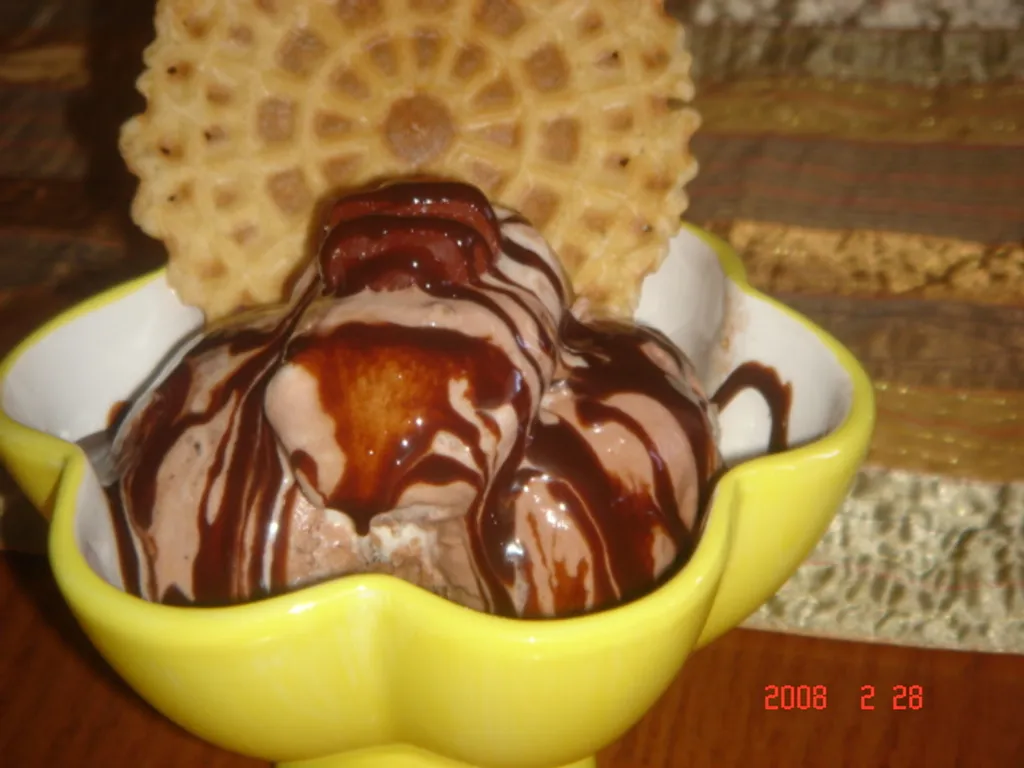 Chokoladni sladoled sa orasima