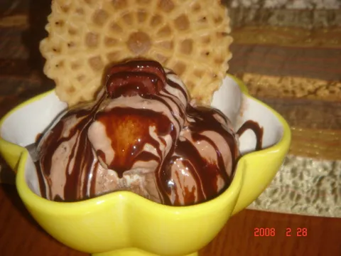 Chokoladni sladoled sa orasima