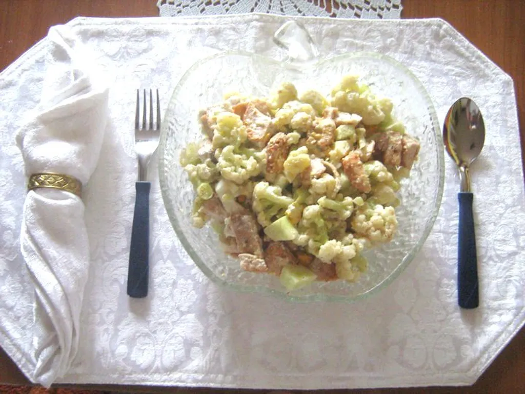 Salata od piletine sa karfiolom