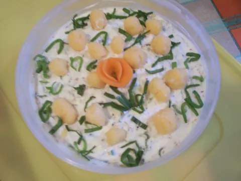 Salata od sremskog sira i praziluka