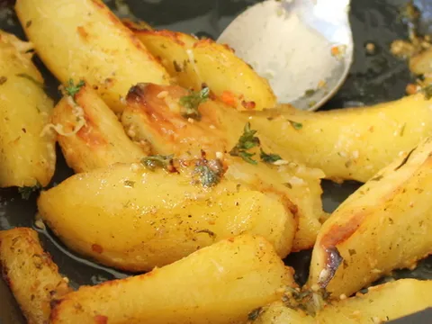 Grcki Krumpir (Greek style oven roasted lemon, butter & parmesan potatoes)