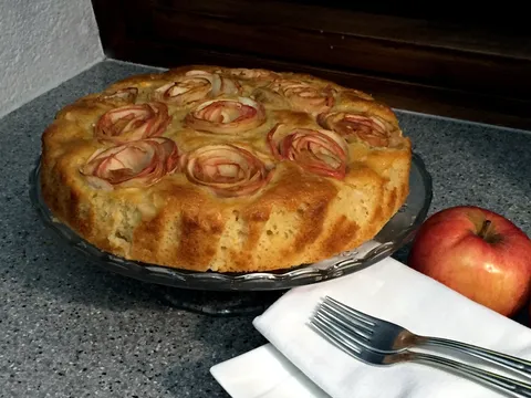 Torta sa ružicama od jabuka by Anavalbi