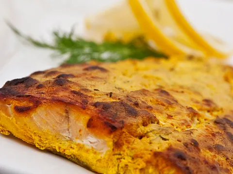 Quick and Easy Baked Salmon Filets in a Spicy-Lemon-Dill Marinade