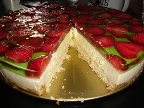 Presijek- cheesecake s jagodama