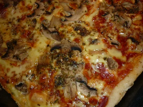 Pizzzzza