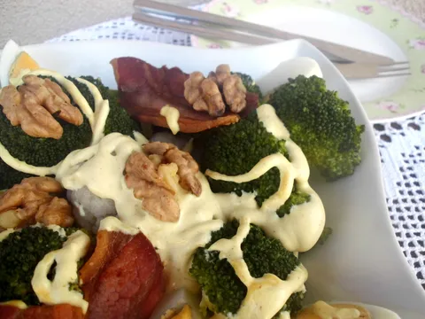 Salata sa brokolijem i karfiolom
