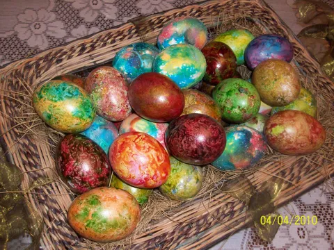 farbanje uskrsnjih jaja