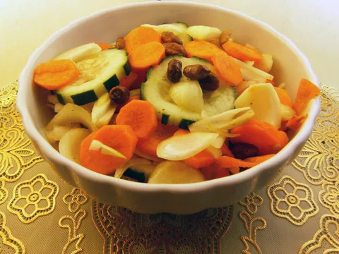 Salata sa šargarepom i krastavcem