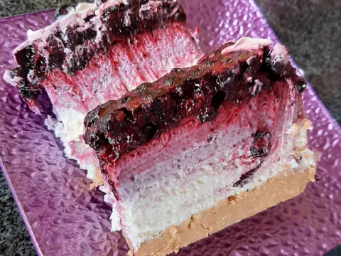 Borovnica cheesecake