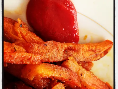 Yam fries & homemade ketchup