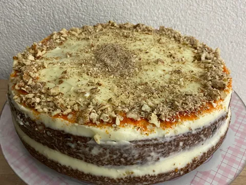 carrot cake (kolač od mrkve)