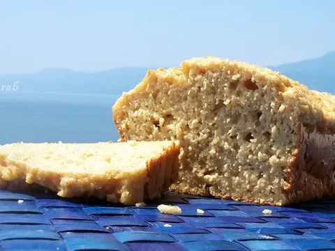 Kruh od zobenih pahuljica i svježeg sira