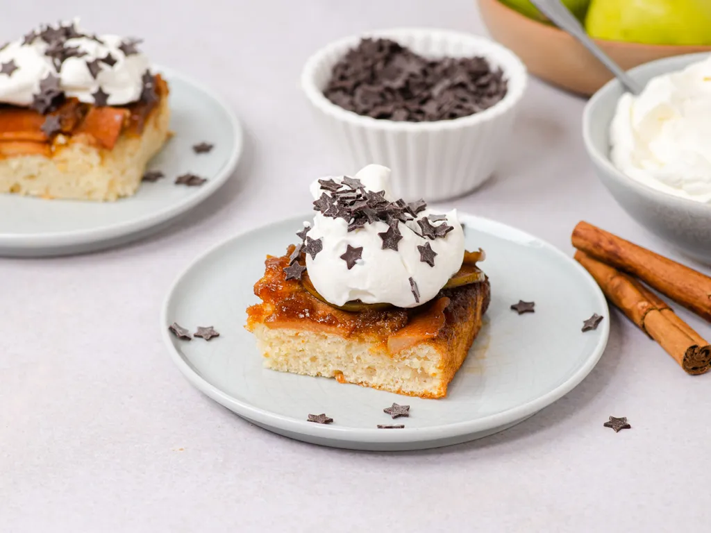 Muffin kolač s karameliziranim dunjama