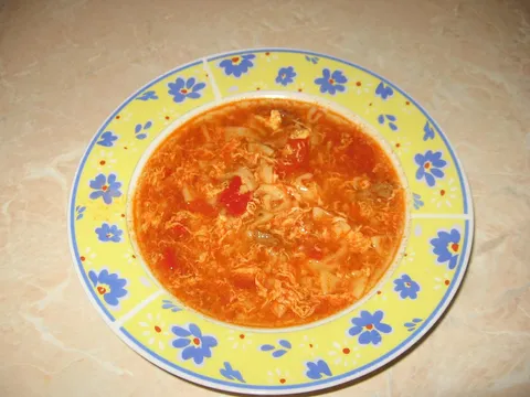Juneća čorba sa paprikom, paradajzom i jajima
