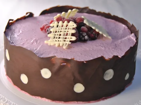 Čokoladna dekoracija za tortu &#8211; točkice
