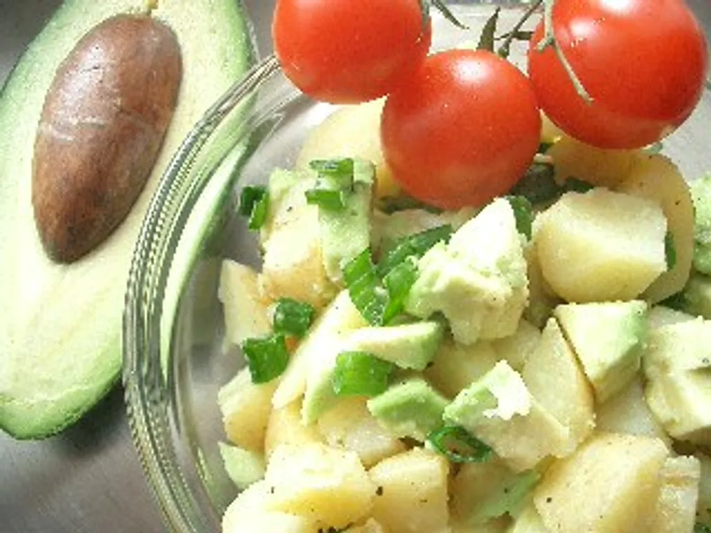 Krompir salata sa avokadom