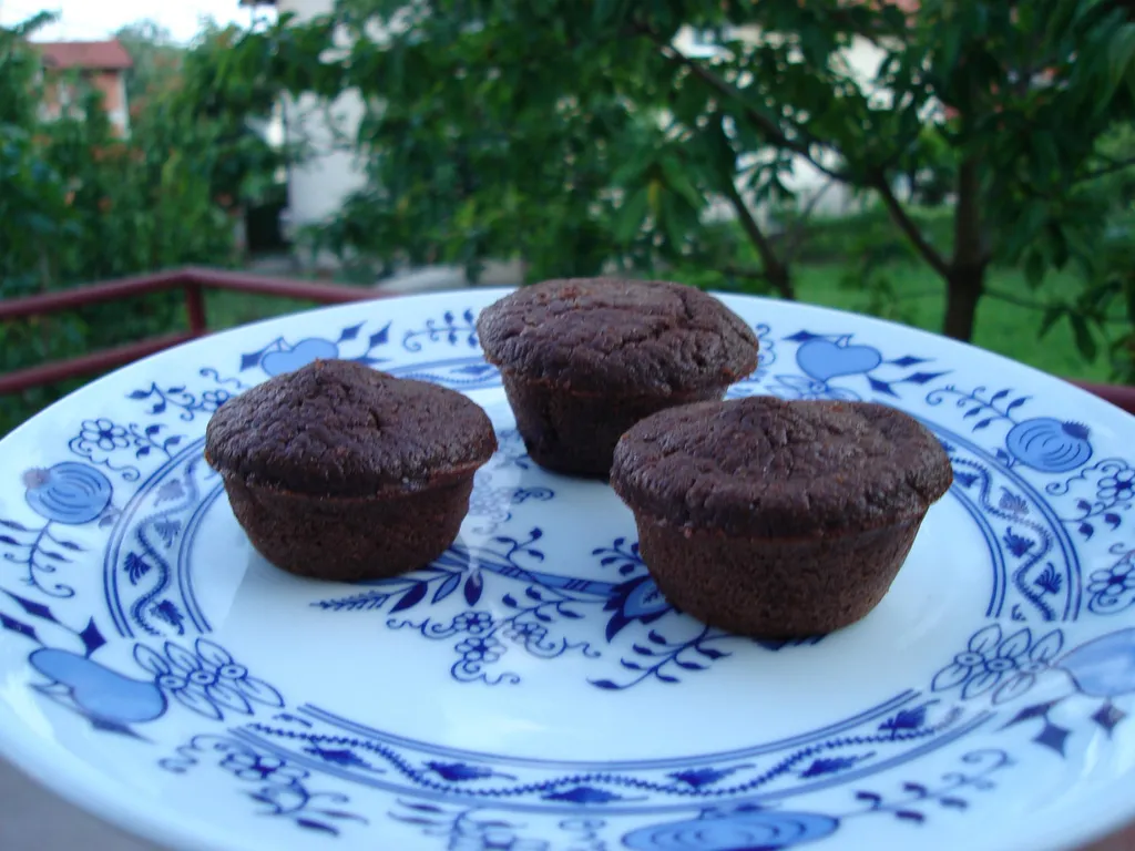 čokoladni muffinsi