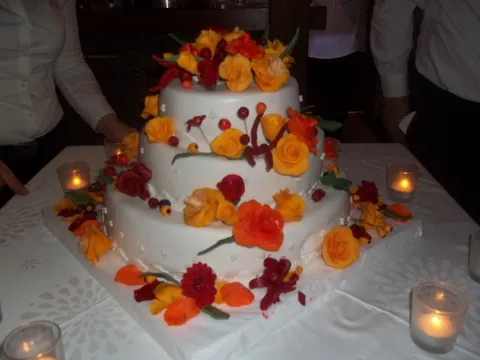 Torta za vjenčanje - ruže kao dio teme "boje jeseni"