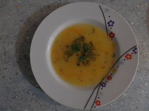Jednostavna juha od kukuruzne krupice