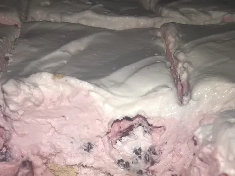Sladoled torta sa visnjama
