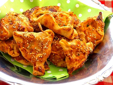 Patatesli gubate boregi(turski trokuti od krumpira)