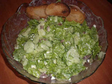 pikantna salata sa kobasicom