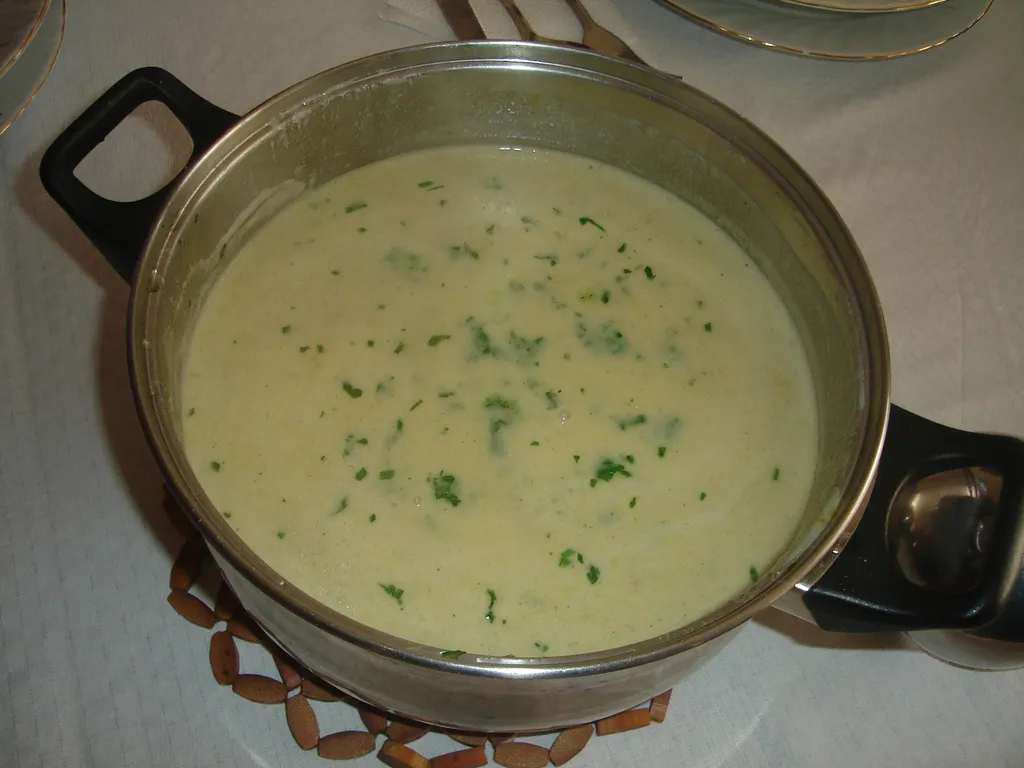 Krem corba od luka (Česnova juha)