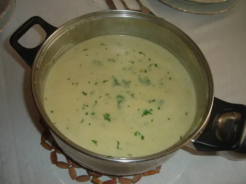 Krem corba od luka (Česnova juha)