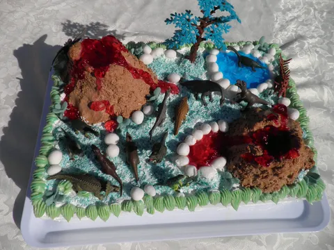 vulkani i dinosauri torta