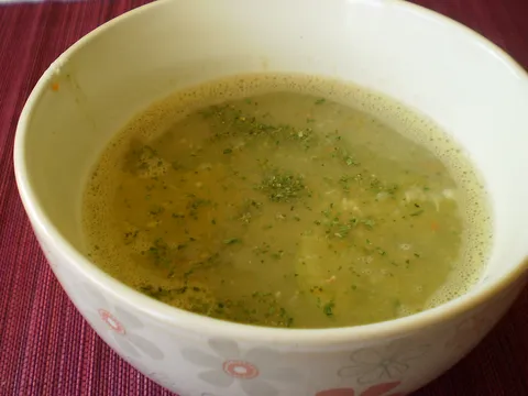 zelena juha s pečenim kestenom