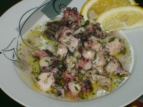 hobotnica na salatu