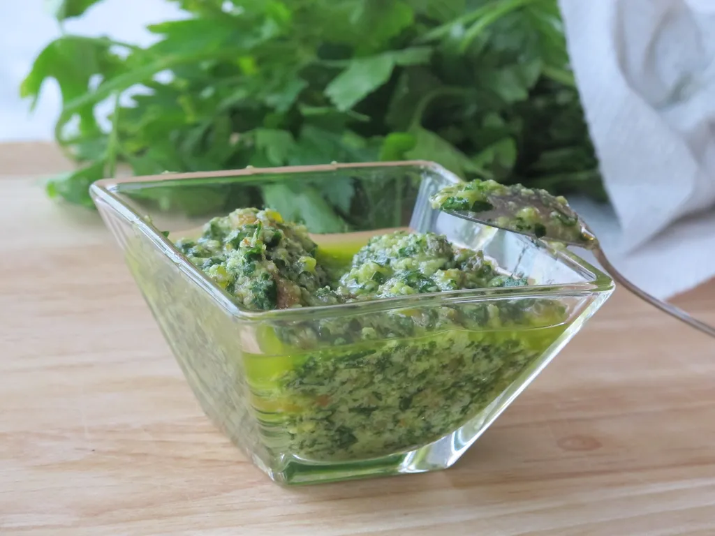 "Salsa Verde" ili zeleni umak za kuhano meso