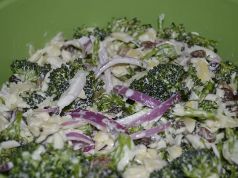 Brokoli salata
