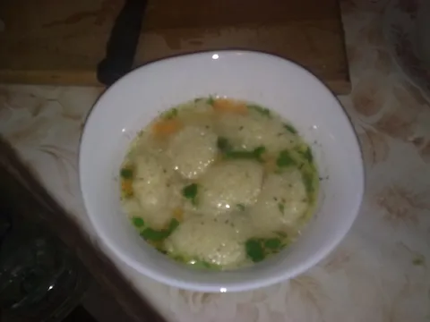 pileca supa sa knedlama od griza