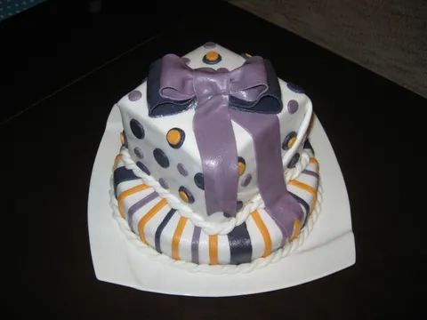 Rođendanska poklon torta