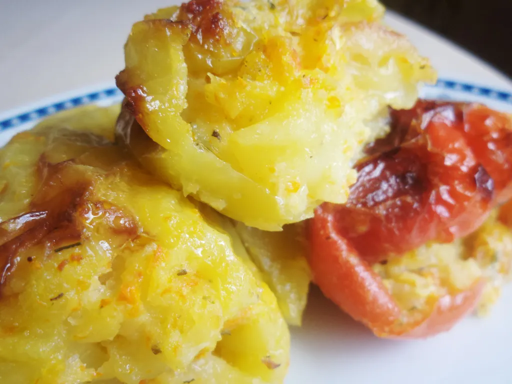 Pečene paprike punjene krumpirom,pancetom i sirom