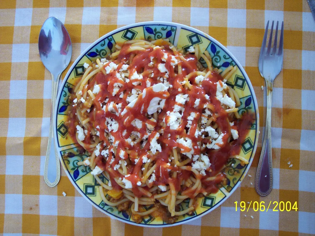 špagete sa gurmanskim sosom