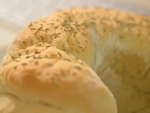 Kruh s maslinama i ružmarinom II